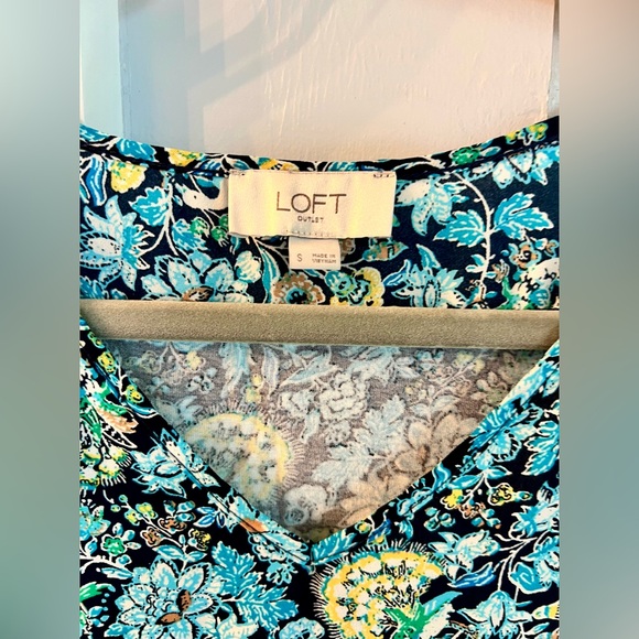 Loft multi-colored short sleeve blouse - Picture 2 of 4